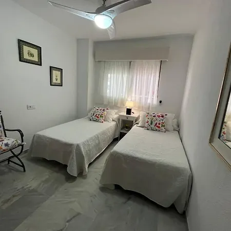 Piso En Casco Junto A Playa Piscina In Summer Season