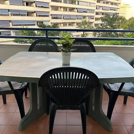 Piso En Casco Junto A Playa Piscina In Summer Season Marbellac