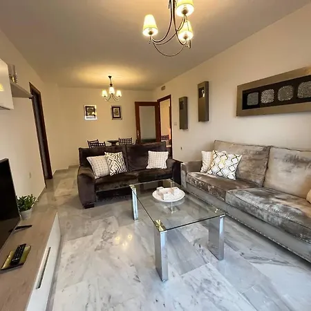 Piso En Casco Junto A Playa Piscina In Summer Season Appartement Marbellac