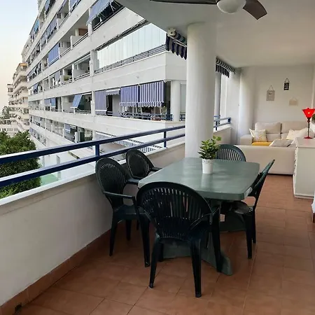Piso En Casco Junto A Playa Piscina In Summer Season * מארבלה