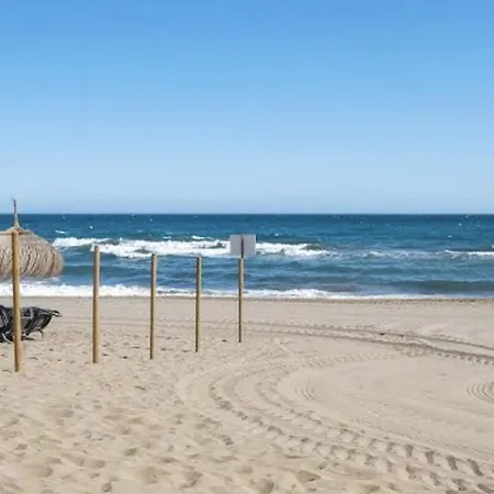 Piso En Casco Junto A Playa Piscina In Summer Season Μαρμπέλλα