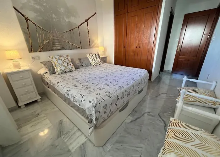 Piso En Casco Junto A Playa Piscina In Summer Season شقة ماربيا
