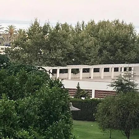 Piso En Casco Junto A Playa Piscina In Summer Season Marbella