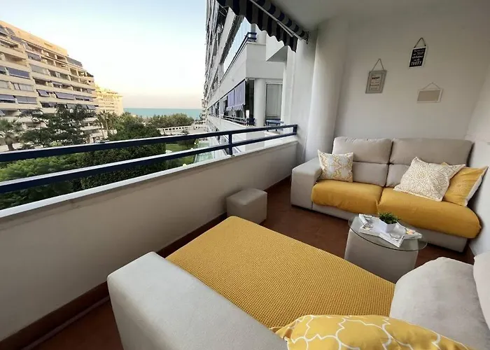 Piso En Casco Junto A Playa Piscina In Summer Season